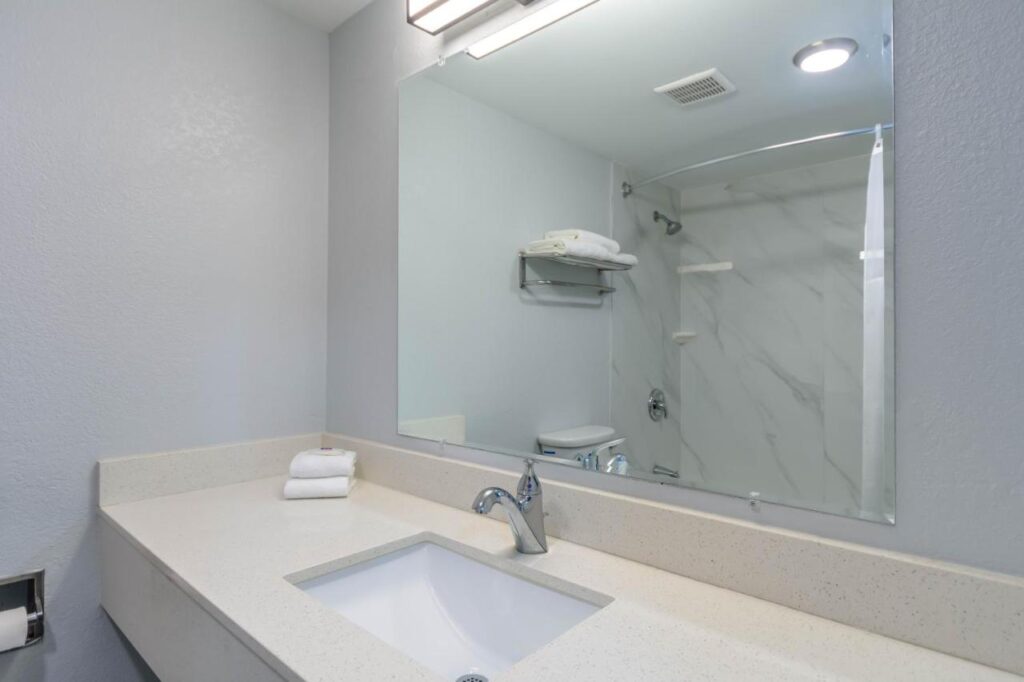 Motel 6 - Franklin, OH - Image 1