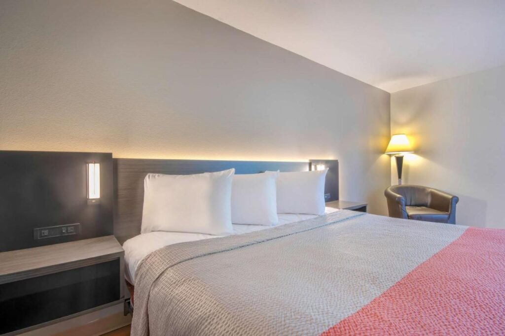 Motel 6 Walton, KY - Richwood - Cincinnati Airport South - Image 3