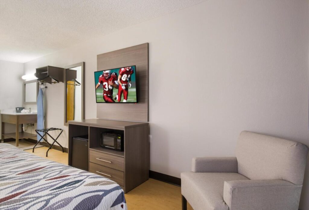 Red Roof Inn Lawrenceburg - Image 4