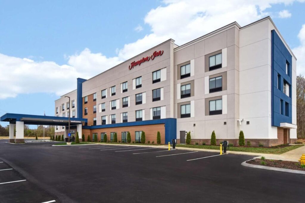 Hampton Inn Pleasant View - Image 1