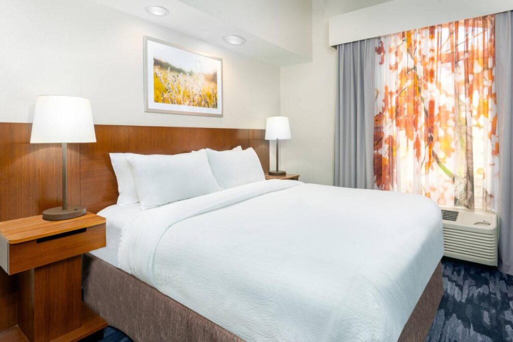 Fairfield Inn and Suites by Marriott Clearwater - Image 3