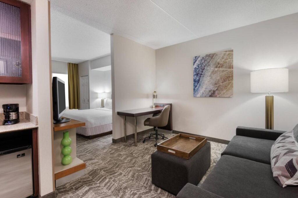 SpringHill Suites by Marriott Cleveland Solon - Image 2