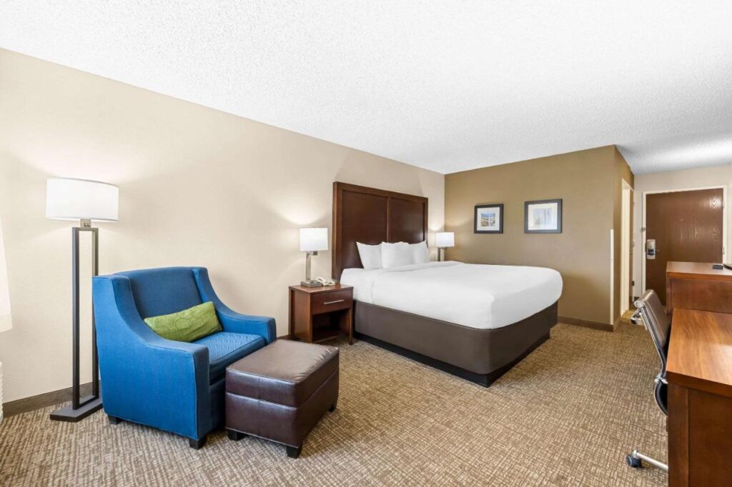 Comfort Inn & Suites Pueblo - Image 3
