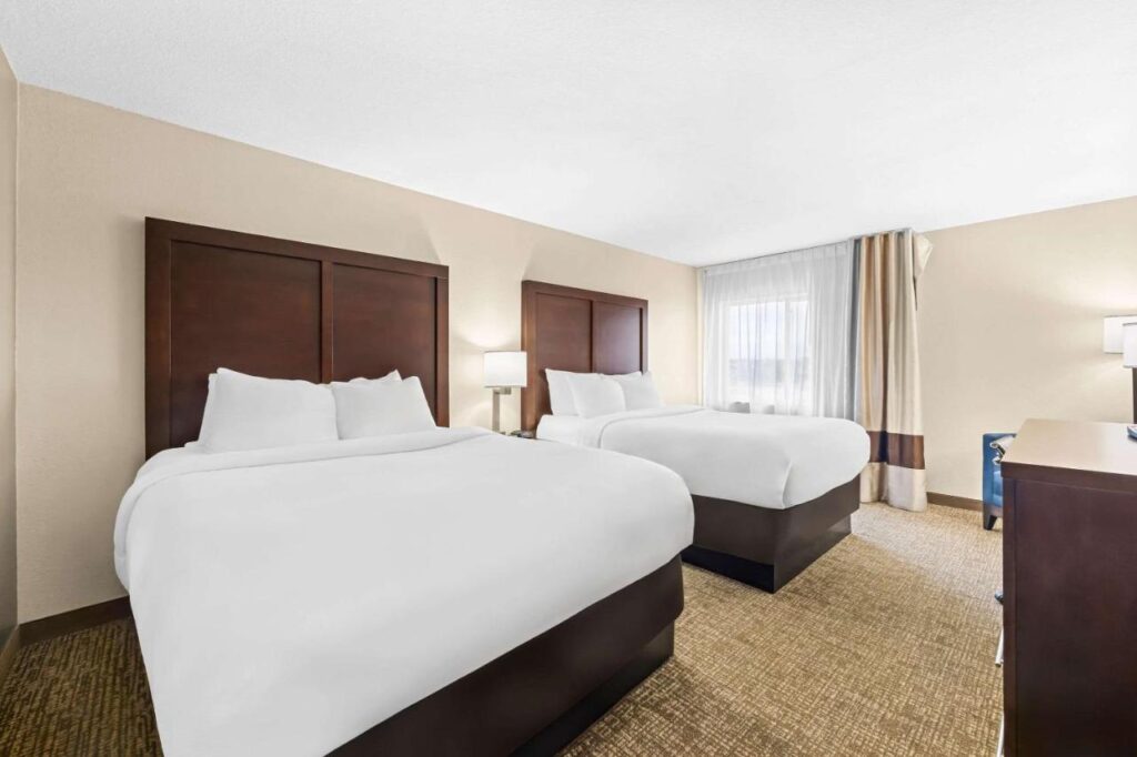 Comfort Inn & Suites Pueblo - Image 5