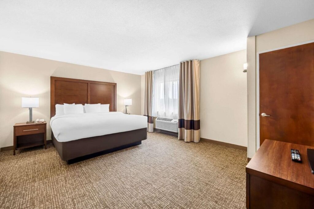 Comfort Inn & Suites Pueblo - Image 6