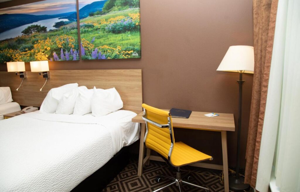 Days Inn by Wyndham Manitou Springs - Image 5