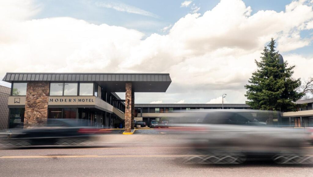 Modern Motel - Image 1