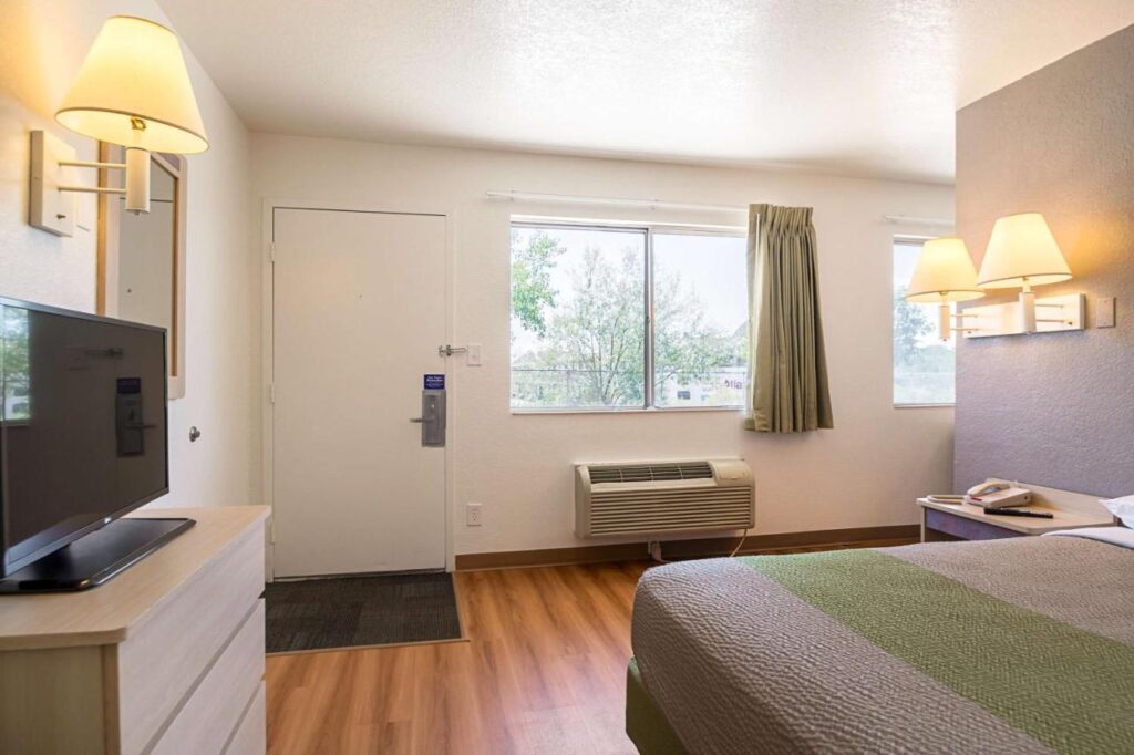 Motel 6-Pueblo, CO - I-25 - Image 3