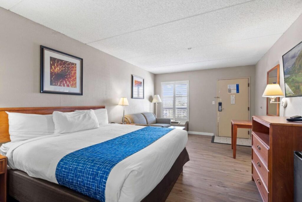 Travelodge by Wyndham Pueblo - Image 2