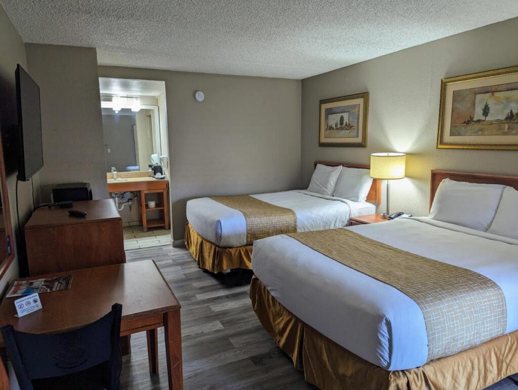Travelodge by Wyndham Pueblo - Image 5