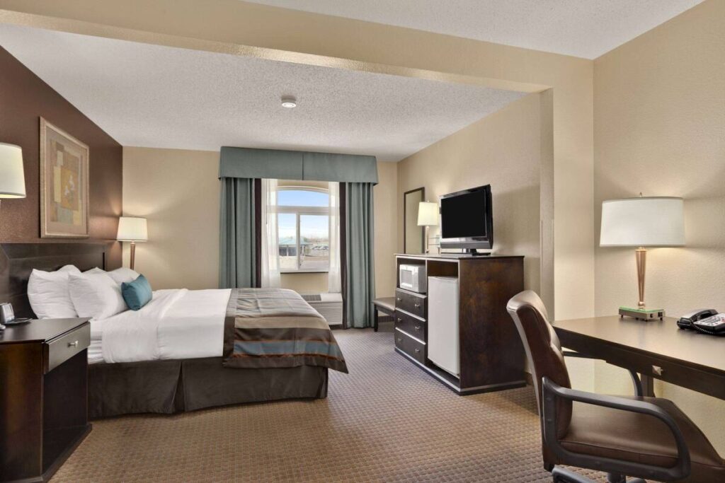Wingate by Wyndham Pueblo - Image 2