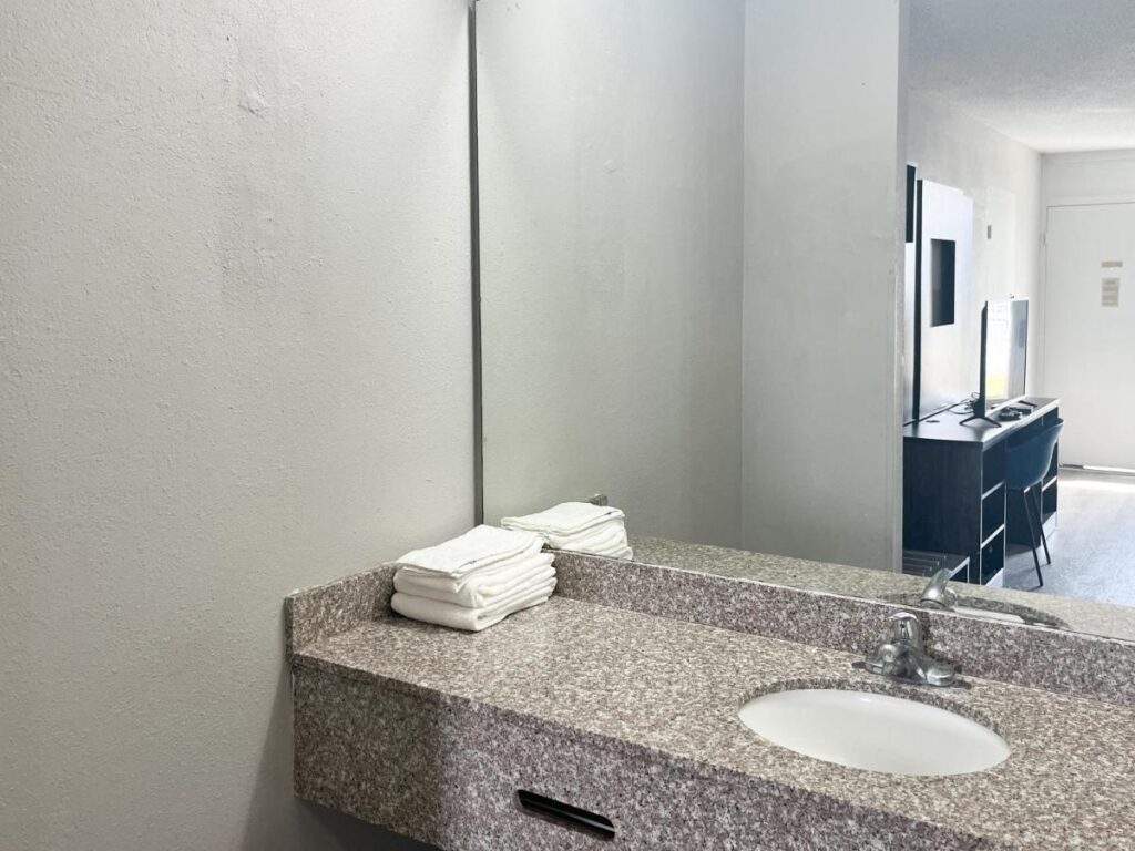 Motel 6 Lugoff, SC - Image 5