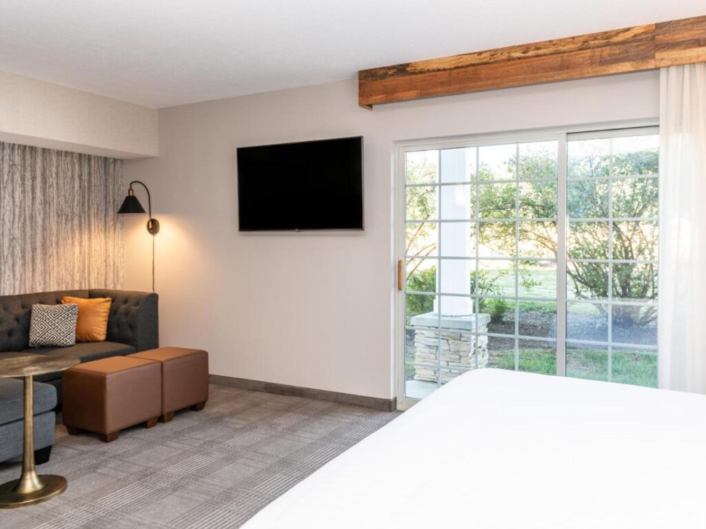 Cherry Valley Hotel - Image 3