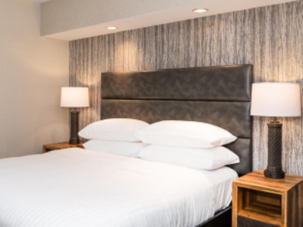 Cherry Valley Hotel - Image 6