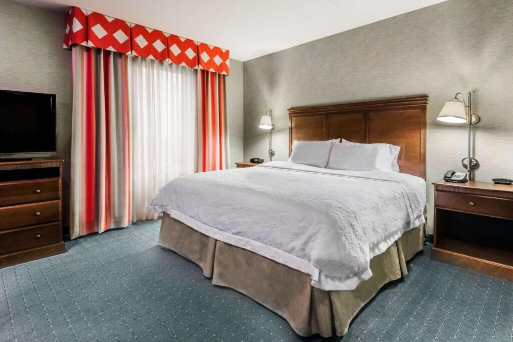 Hampton Inn & Suites Columbus Polaris - Image 2
