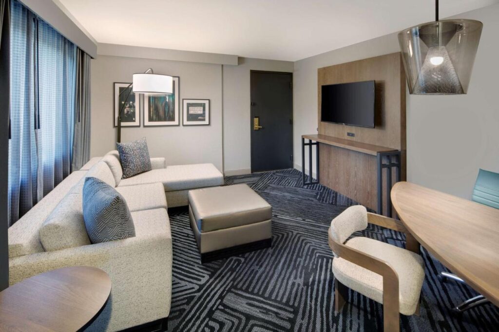 Embassy Suites by Hilton San Rafael Marin County - Image 4