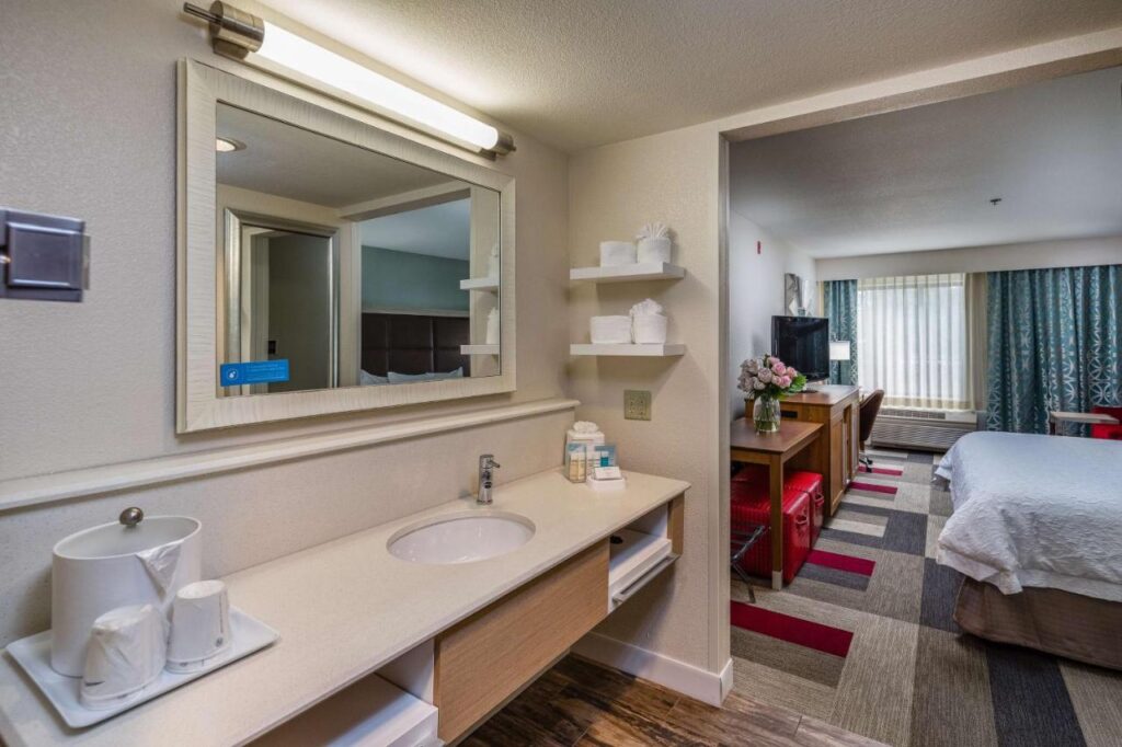 Hampton Inn San Francisco Airport - Image 6