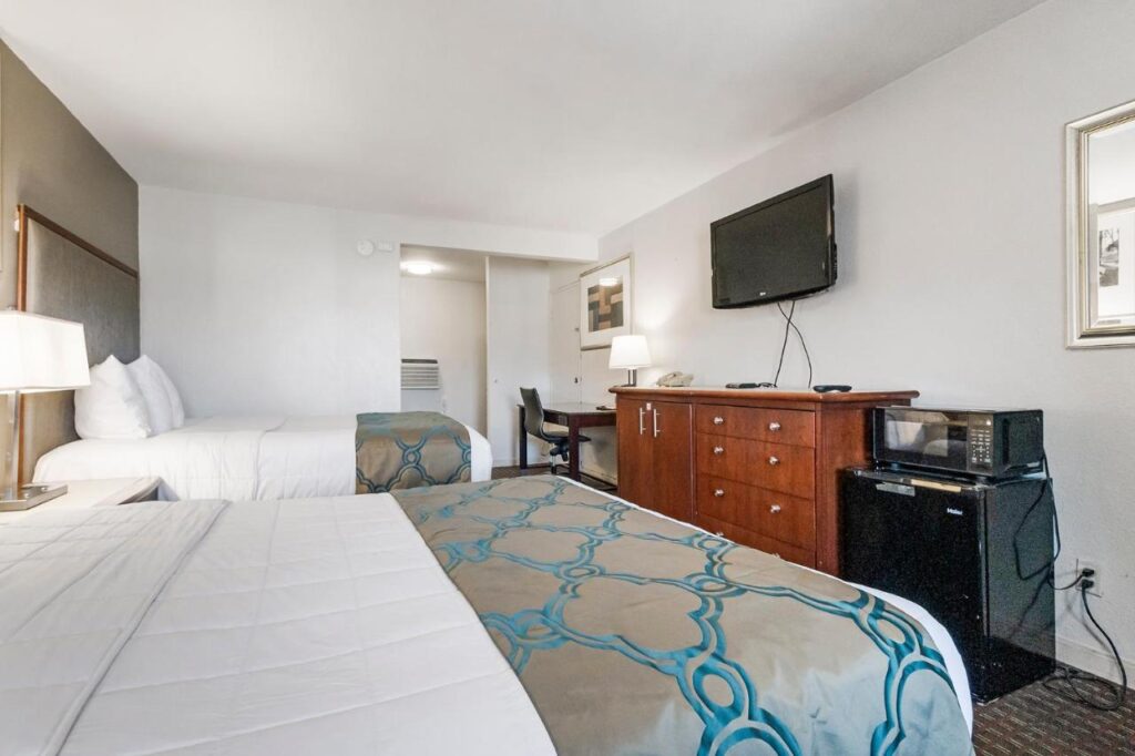 Heritage Inn Express Hayward - Image 3