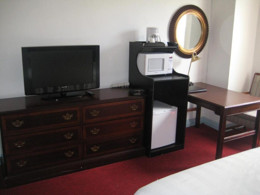 Nash Hotel - Image 1