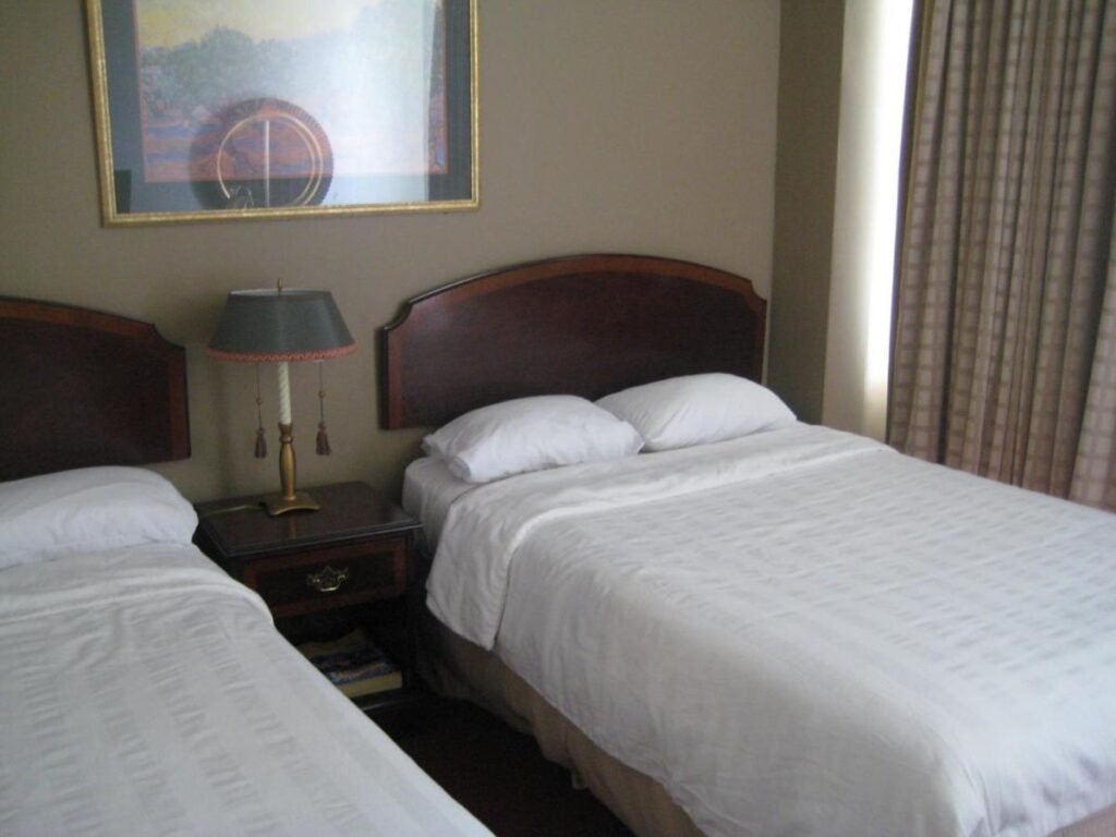 Nash Hotel - Image 3