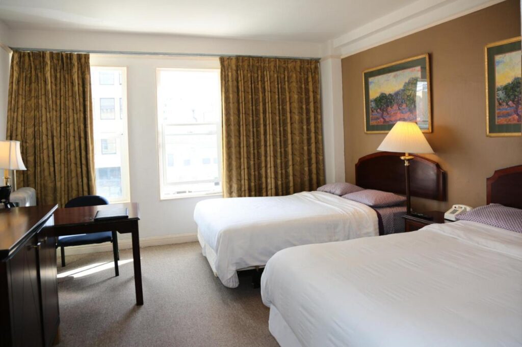 Nash Hotel - Image 4