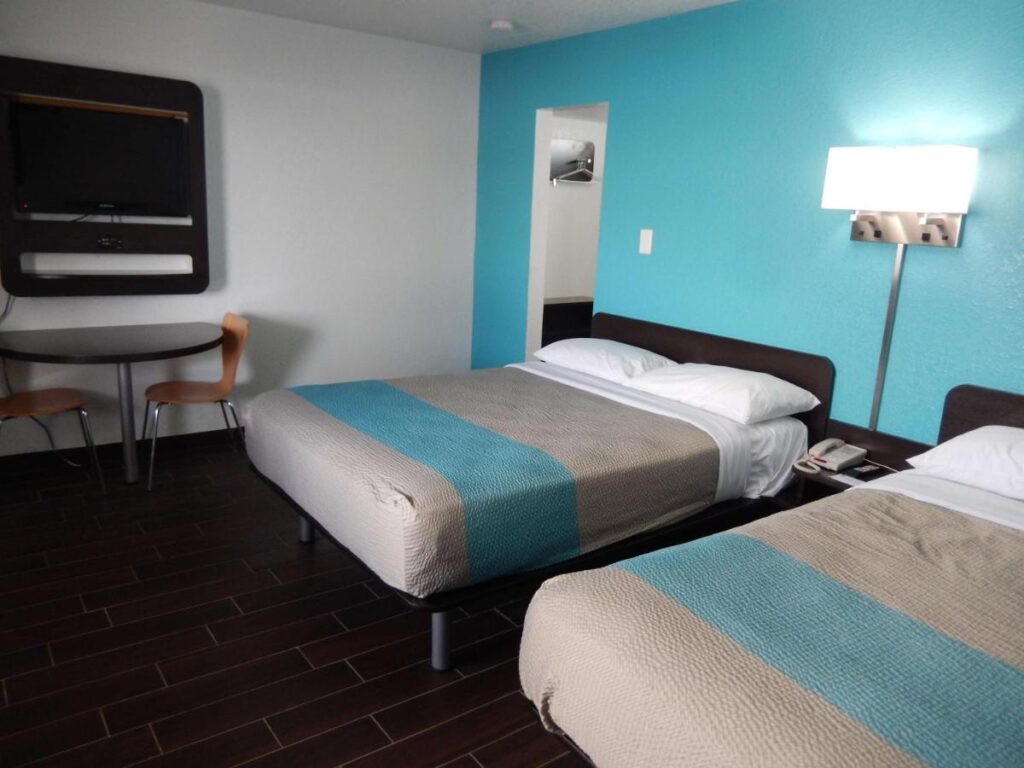 Motel 6-Portland, TX - Image 2