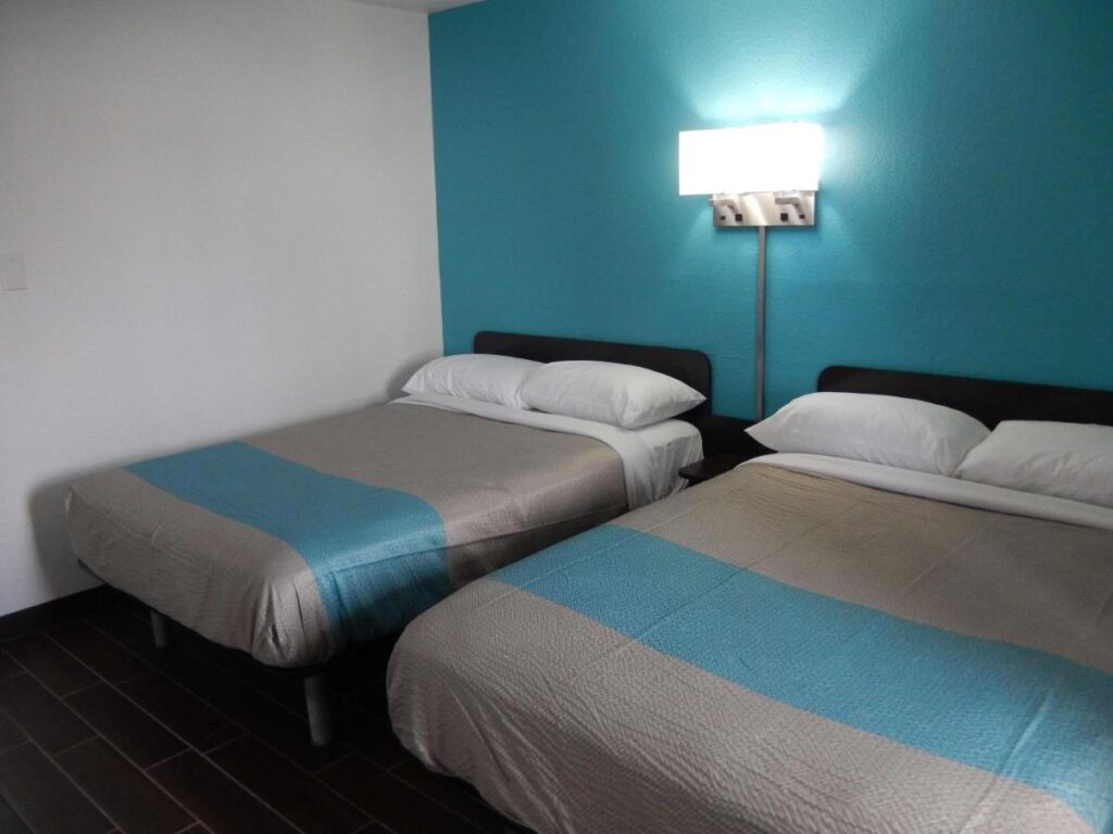 Motel 6-Portland, TX - Image 3