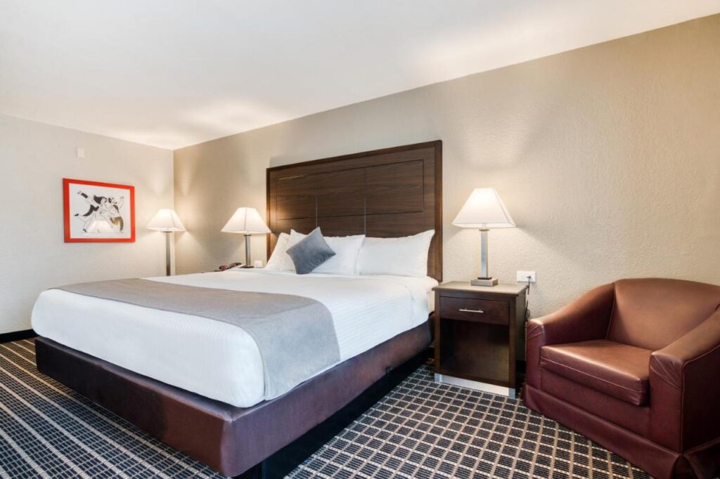 Alexis Hotel & Banquets Dallas Park Central Galleria - Image 3