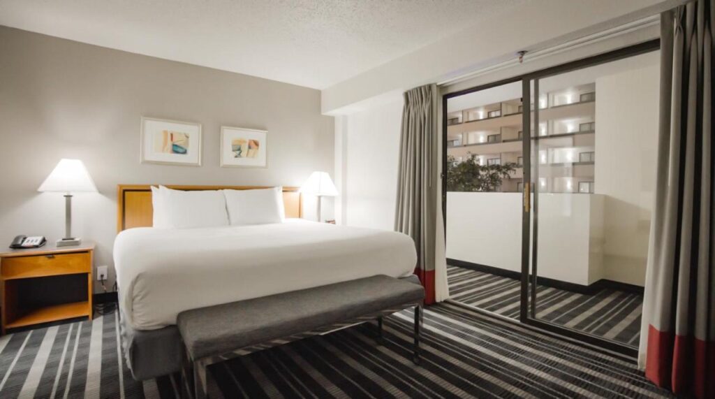Atrium Hotel and Suites DFW Airport - Image 4