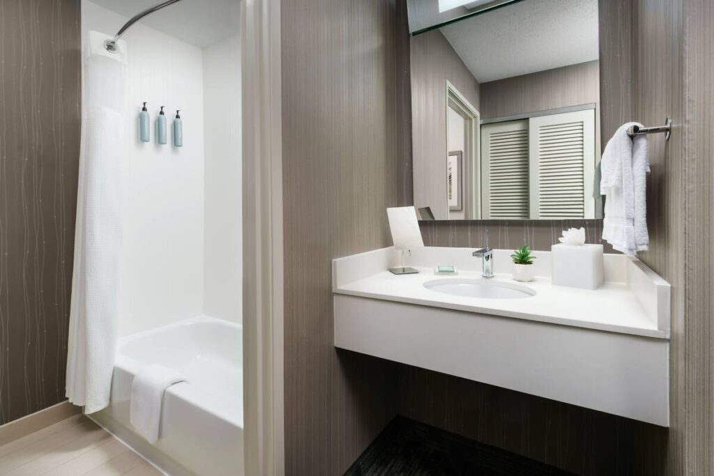 Courtyard by Marriott Dallas Lewisville - Image 6