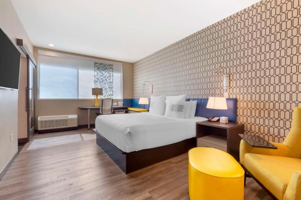 GLō Best Western Dallas South DeSoto - Image 1