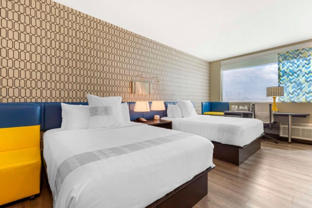GLō Best Western Dallas South DeSoto - Image 2