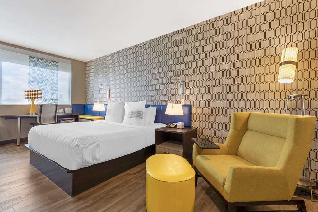 GLō Best Western Dallas South DeSoto - Image 6