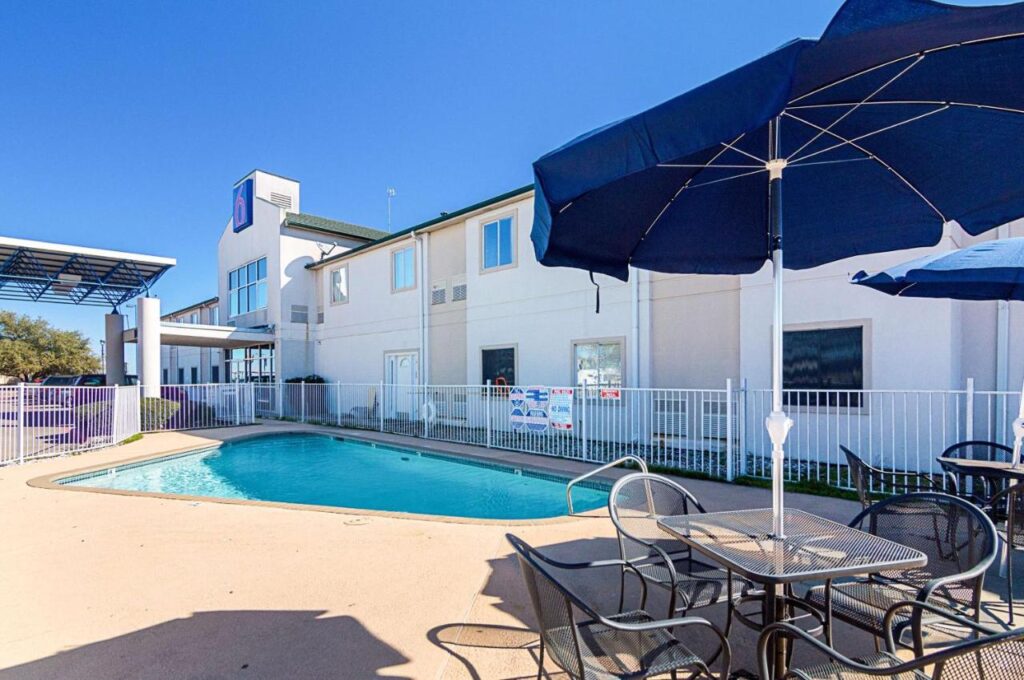 Motel 6-Terrell, TX - Image 1