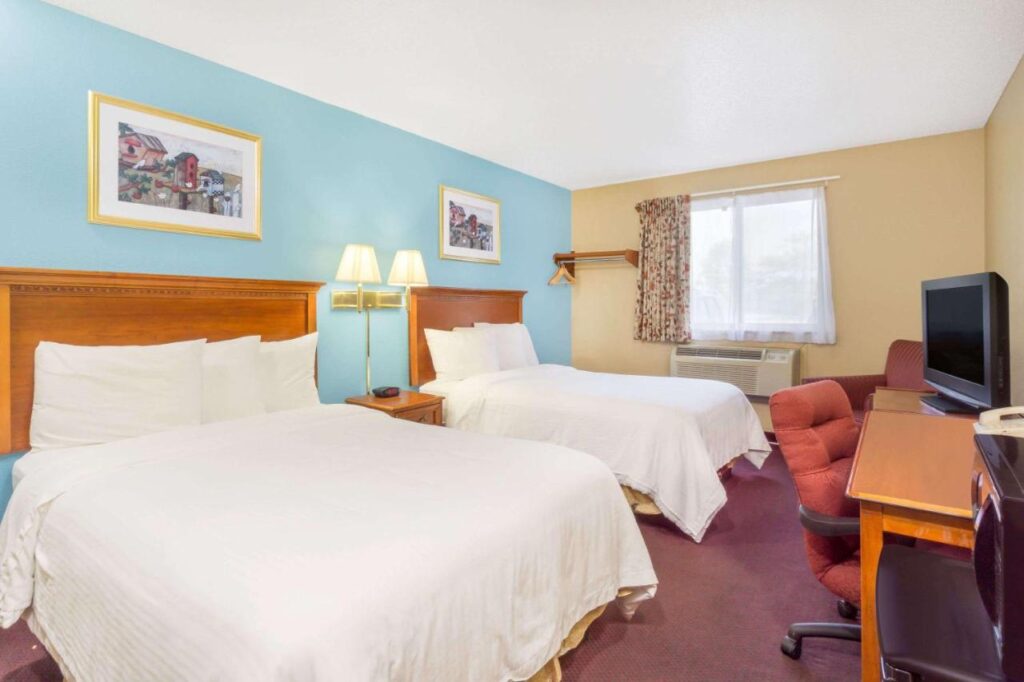 Baymont Inn & Suites by Wyndham Huber Heights Dayton Northeast - Image 5