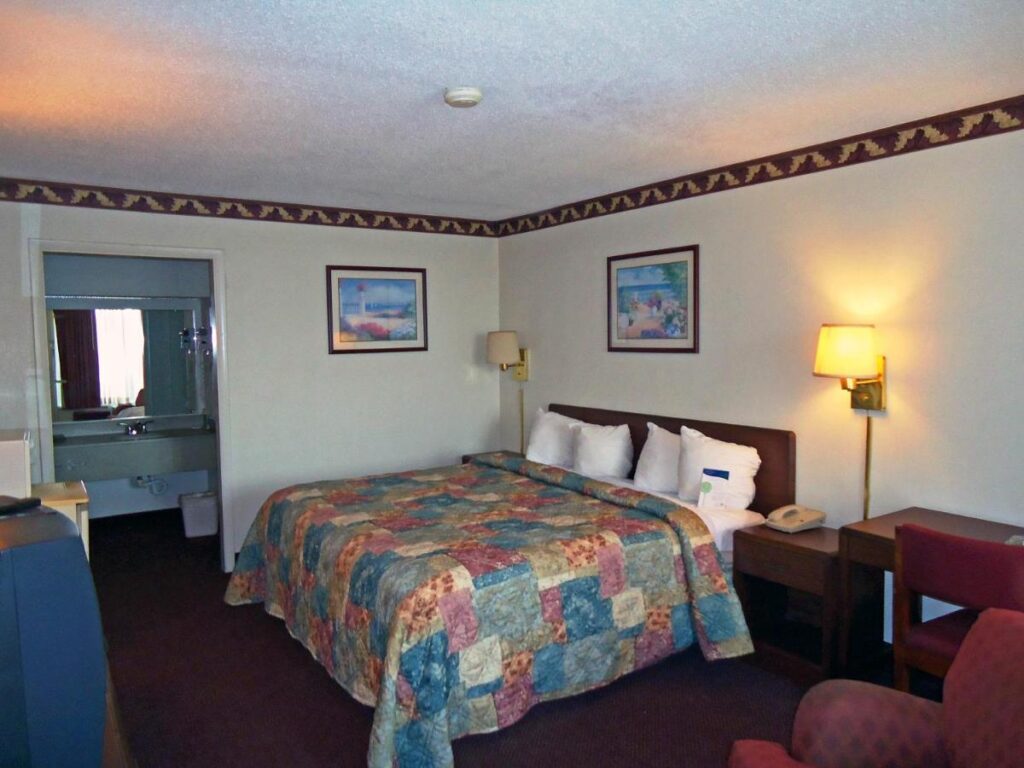 Motel 6-Troy, OH - Image 1