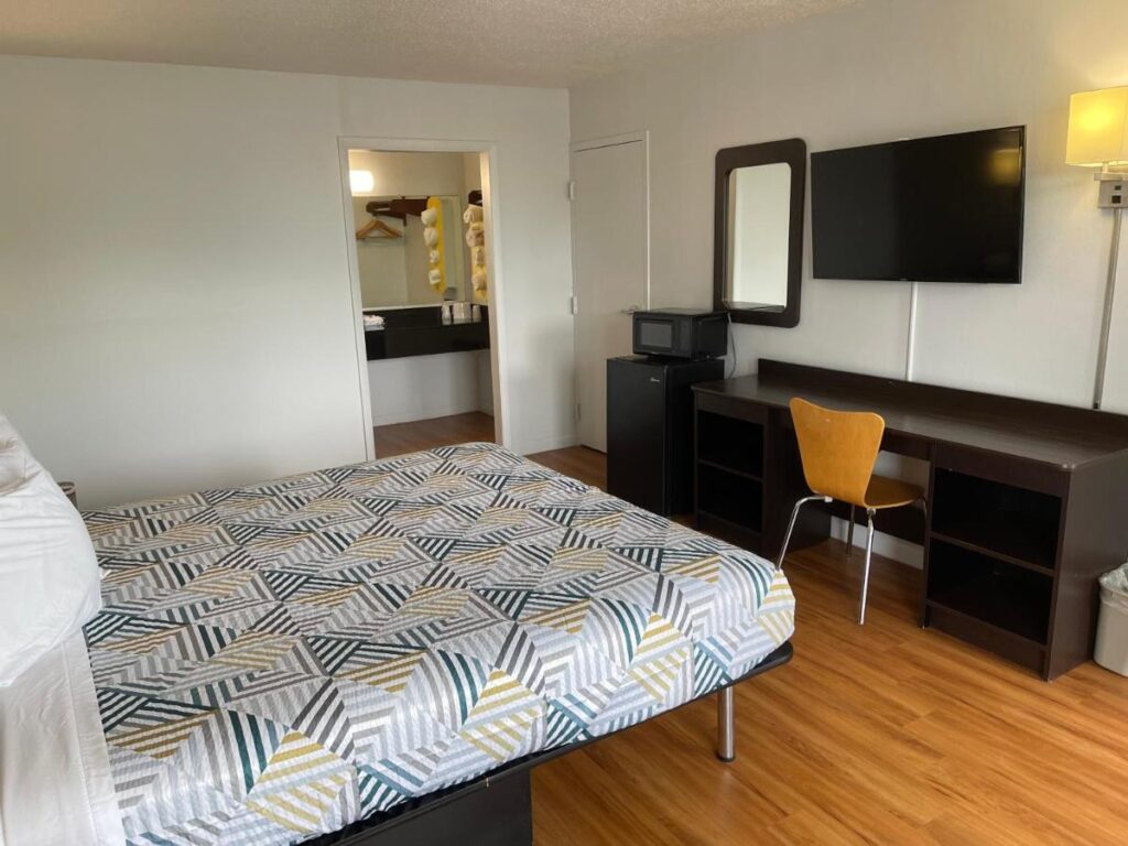 Motel 6-Troy, OH - Image 2