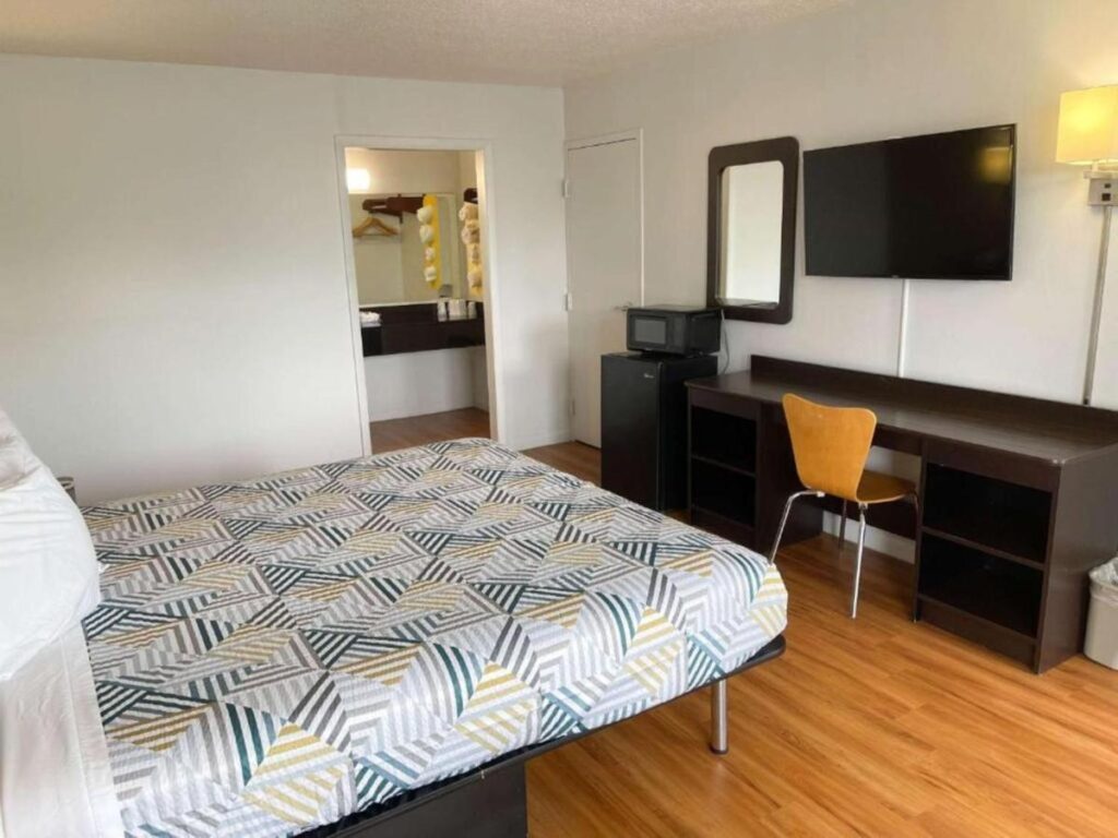 Motel 6-Troy, OH - Image 3