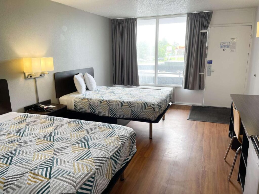 Motel 6-Troy, OH - Image 4