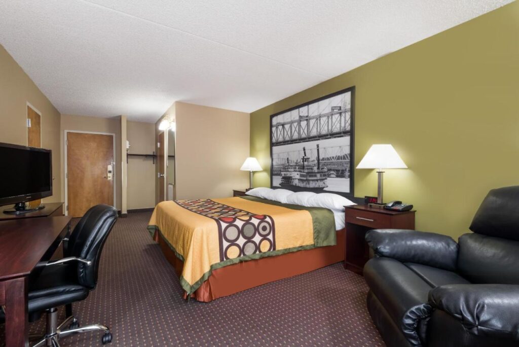 Super 8 by Wyndham Miamisburg Dayton S Area OH - Image 2
