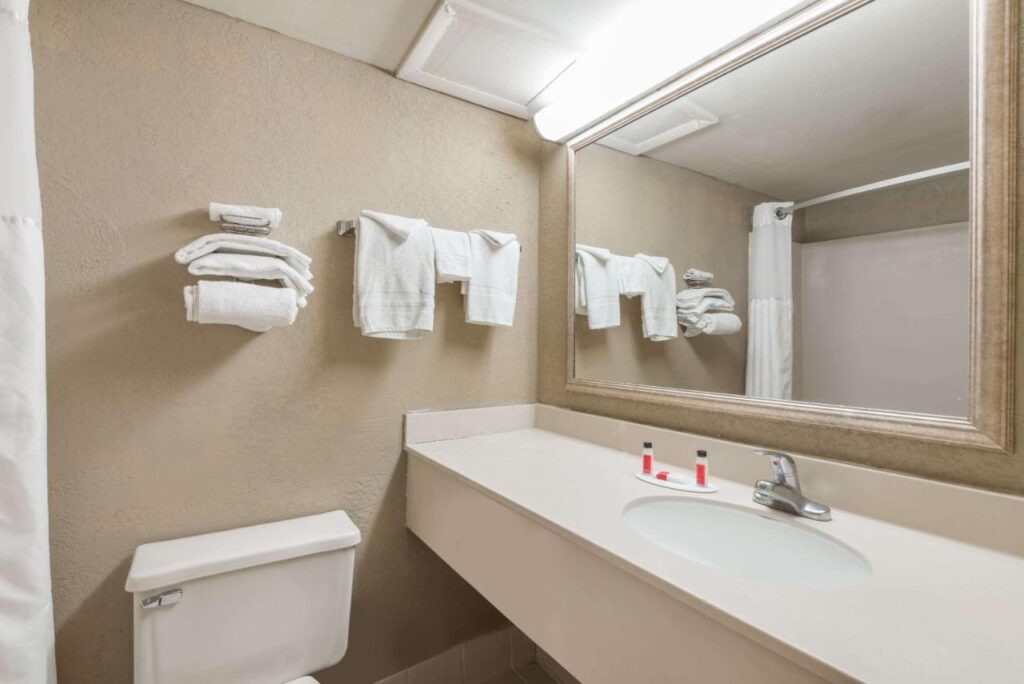 Super 8 by Wyndham Miamisburg Dayton S Area OH - Image 6