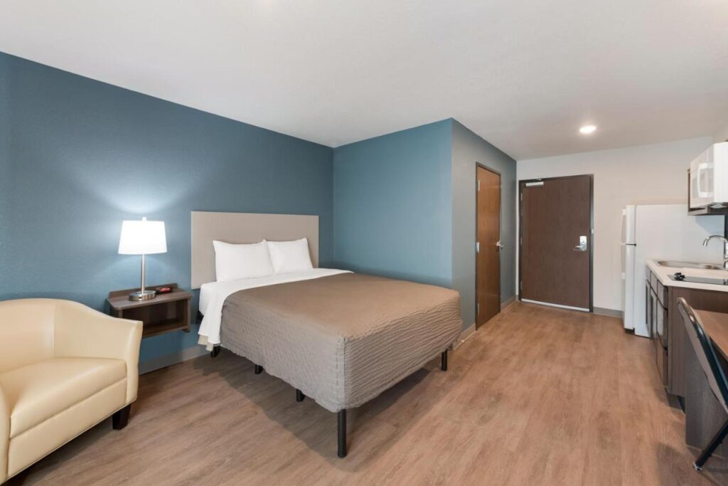 WoodSpring Suites Dayton North - Image 2