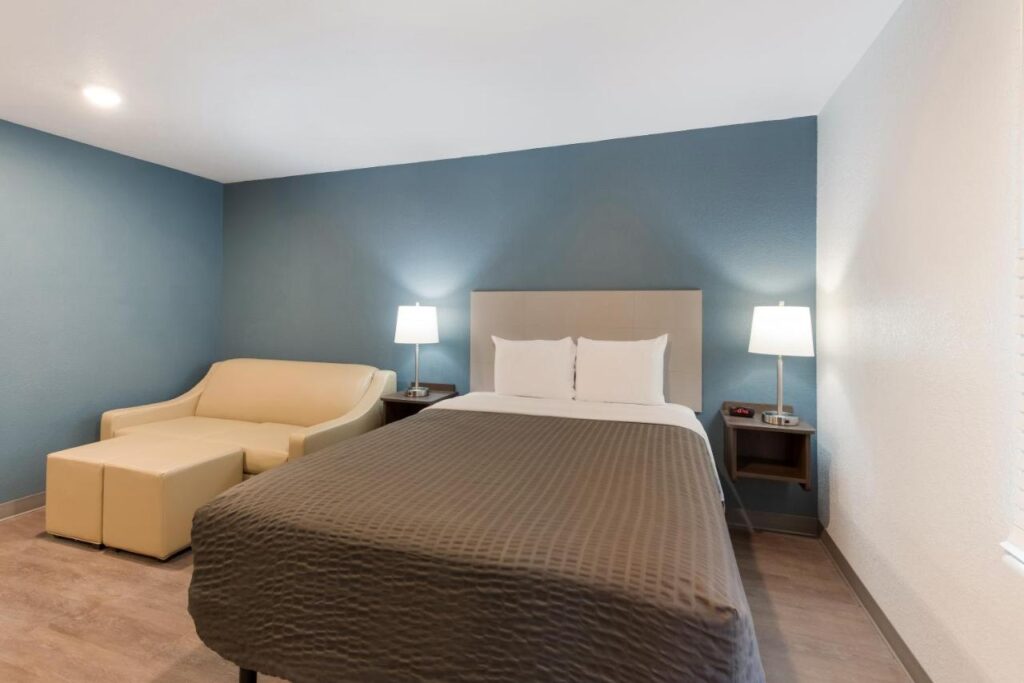 WoodSpring Suites Dayton North - Image 5