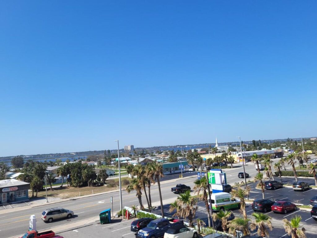 Beachside Hotel - Image 2