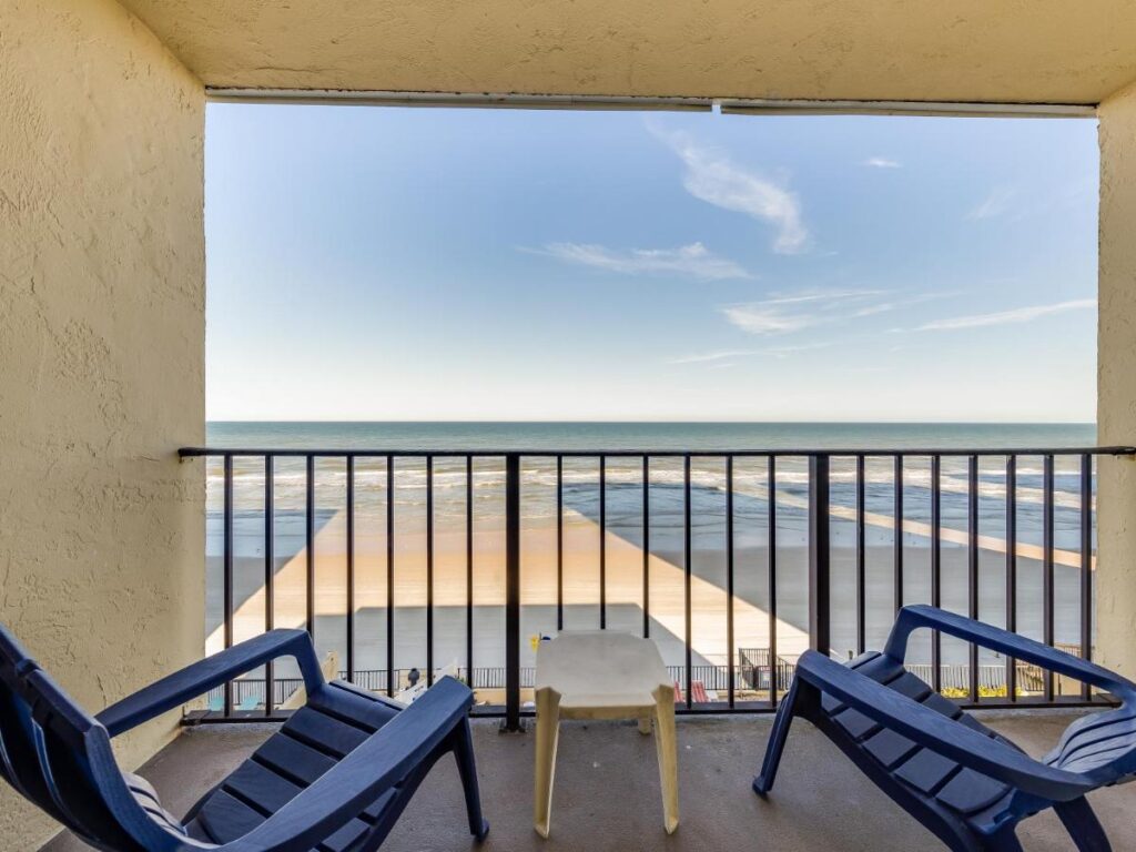 Beachside Hotel - Image 5