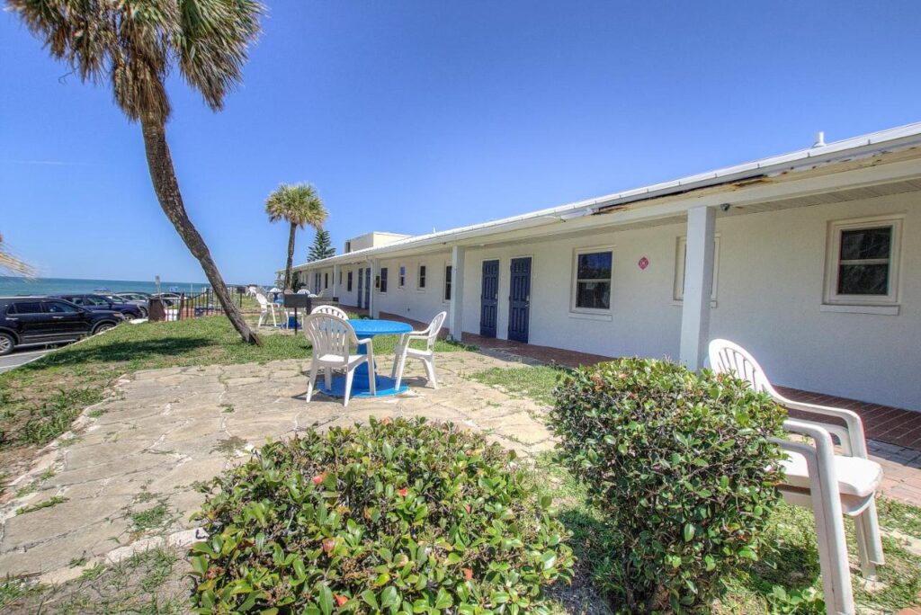 Daytona Shores Inn and Suites - Image 3