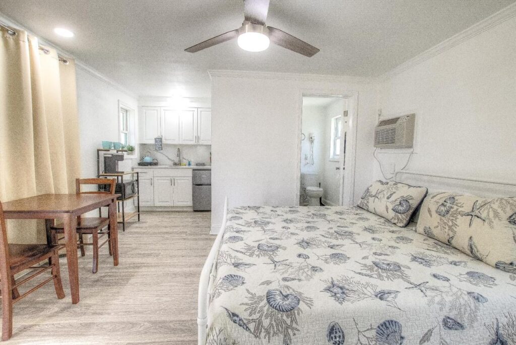 Daytona Shores Inn and Suites - Image 6
