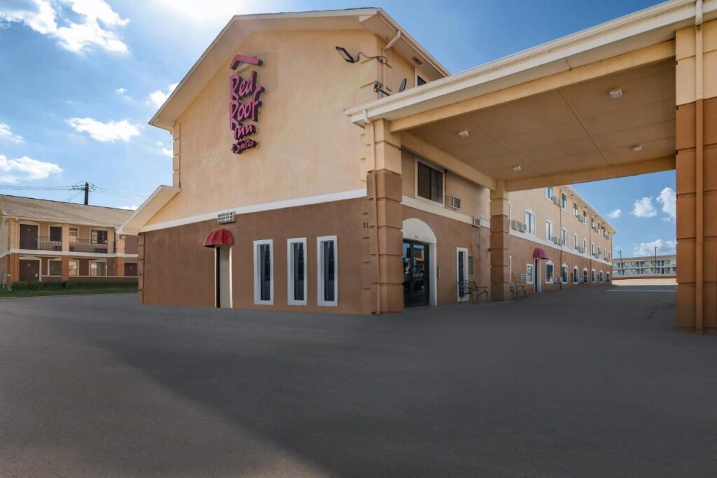 Red Roof Inn & Suites Denton - Image 1