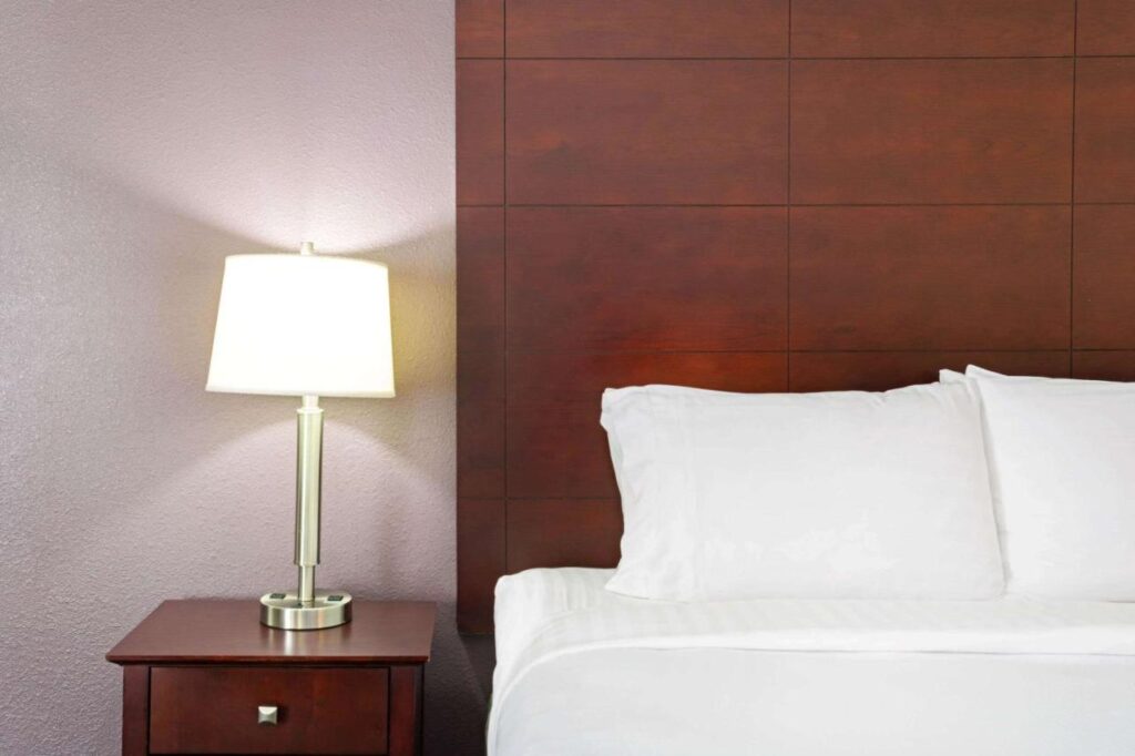 La Quinta Inn & Suites by Wyndham Denver Aurora Medical - Image 3
