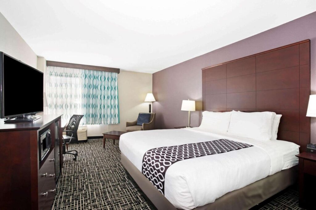 La Quinta Inn & Suites by Wyndham Denver Aurora Medical - Image 5